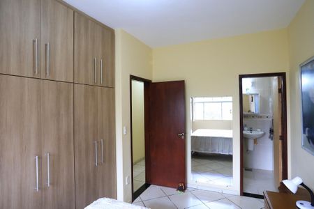 Casa para alugar com 132m², 3 quartos e 6 vagasSuíte