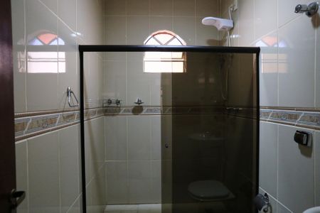 Casa para alugar com 132m², 3 quartos e 6 vagasBanheiro