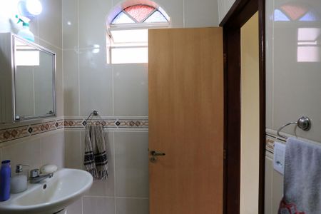 Casa para alugar com 132m², 3 quartos e 6 vagasBanheiro da Suíte