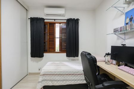 Casa à venda com 275m², 3 quartos e 4 vagasQuarto 2