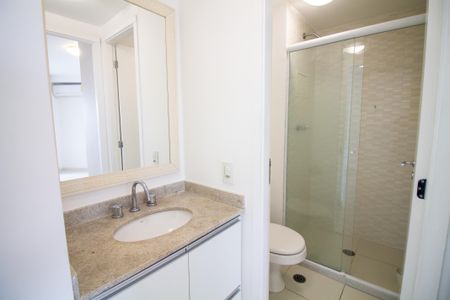 Banheiro de apartamento à venda com 1 quarto, 47m² em Campo Belo, São Paulo