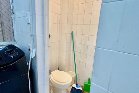 Apartamento para alugar com 70m², 2 quartos e sem vagaBanheiro de serviço