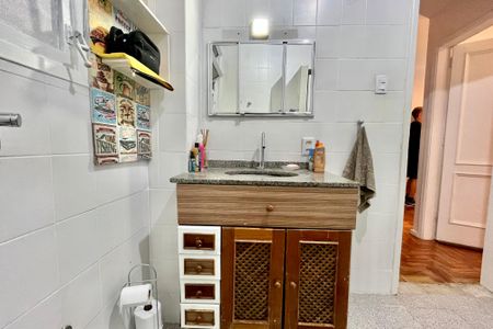 Apartamento para alugar com 70m², 2 quartos e sem vagaBanheiro 