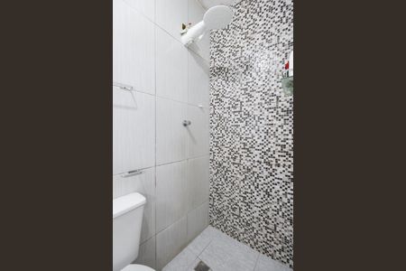 Casa para alugar com 130m², 2 quartos e sem vaga Casa para alugar com 130m², 2 quartos e sem vagaBanheiro da Suíte 1