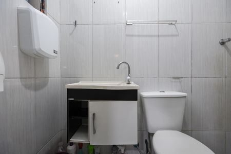 Casa para alugar com 130m², 2 quartos e sem vaga Casa para alugar com 130m², 2 quartos e sem vagaBanheiro da Suíte 1