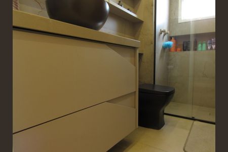 Apartamento à venda com 83m², 2 quartos e 1 vagaBanheiro da Suíte