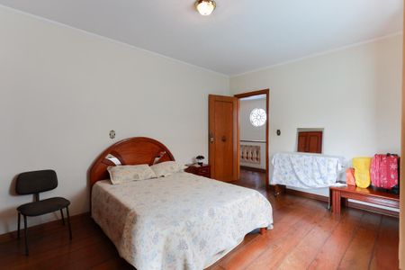 Casa à venda com 500m², 4 quartos e 2 vagasSuíte 2