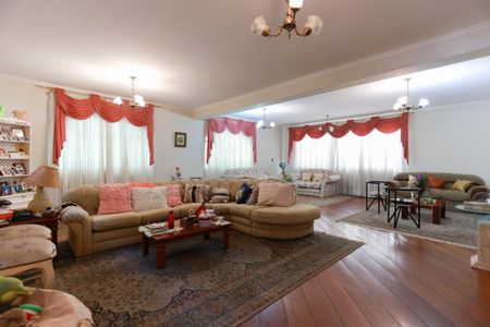 Sala de estar e TV de casa à venda com 4 quartos, 500m² em Vila Mariza Mazzei, São Paulo