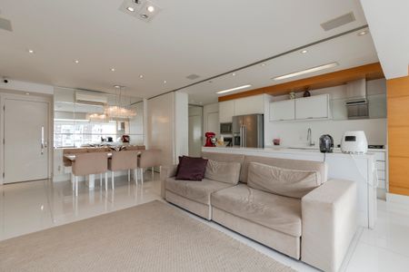 Apartamento à venda com 144m², 3 quartos e 2 vagas Apartamento à venda com 144m², 3 quartos e 2 vagasSala