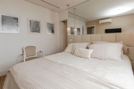 Apartamento à venda com 144m², 3 quartos e 2 vagas Apartamento à venda com 144m², 3 quartos e 2 vagasSuíte