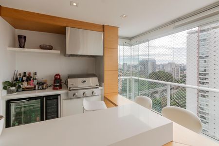 Apartamento à venda com 144m², 3 quartos e 2 vagas Apartamento à venda com 144m², 3 quartos e 2 vagasVaranda