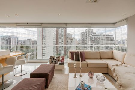 Apartamento à venda com 144m², 3 quartos e 2 vagas Apartamento à venda com 144m², 3 quartos e 2 vagasVaranda