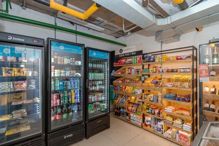 Apartamento à venda com 144m², 3 quartos e 2 vagas Apartamento à venda com 144m², 3 quartos e 2 vagasMini Mercado