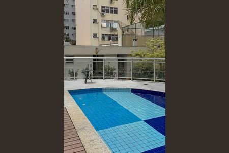 Apartamento à venda com 64m², 1 quarto e 2 vagas Apartamento à venda com 64m², 1 quarto e 2 vagasÁrea comum - Piscina