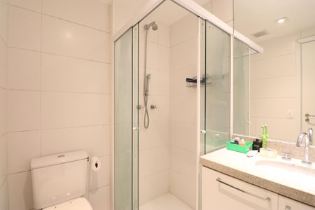 Apartamento à venda com 252m², 4 quartos e 4 vagasBanheiro da Suíte 4