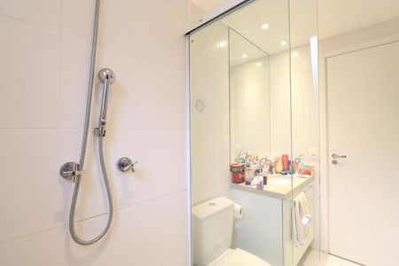 Apartamento à venda com 252m², 4 quartos e 4 vagasBanheiro da Suíte 1