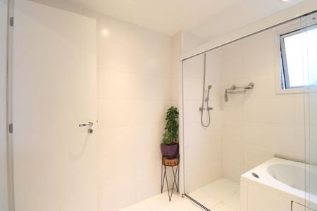 Apartamento à venda com 252m², 4 quartos e 4 vagasBanheiro da Suíte 2