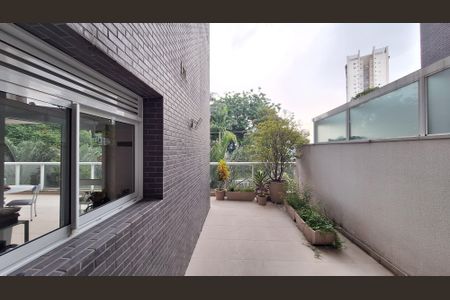 Apartamento à venda com 252m², 4 quartos e 4 vagas Apartamento à venda com 252m², 4 quartos e 4 vagasVaranda