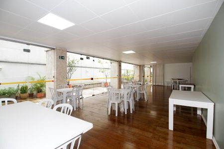 Apartamento para alugar com 150m², 2 quartos e 1 vaga Apartamento para alugar com 150m², 2 quartos e 1 vagaÁrea Comum - Salão de Festas e Brinquedoteca