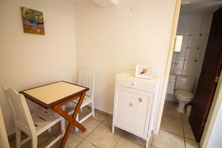 Casa para alugar com 40m², 1 quarto e sem vaga Casa para alugar com 40m², 1 quarto e sem vagaCopa