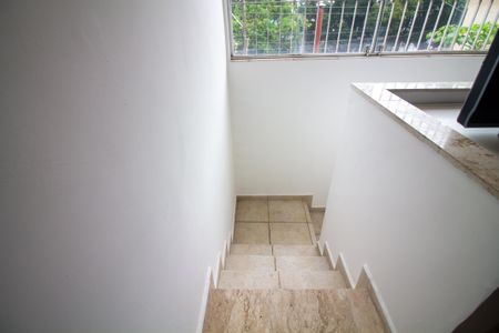 Escada de casa para alugar com 1 quarto, 40m² em Campo Belo, São Paulo