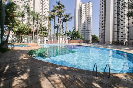 Apartamento à venda com 138m², 2 quartos e 2 vagaspiscina_4