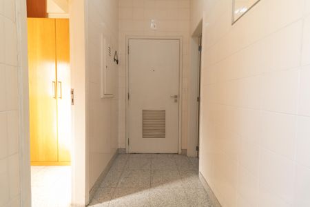 Entrada de Serviço  de apartamento à venda com 2 quartos, 138m² em Vila Brasilina, São Paulo