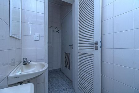 Apartamento à venda com 138m², 2 quartos e 2 vagasbanheiro na área de serviço_4