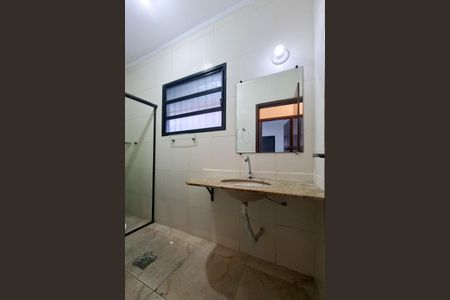 Banheiro  de casa de condomínio para alugar com 1 quarto, 57m² em Sítio do Campo, Praia Grande