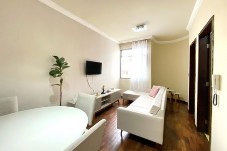 Sala de apartamento à venda com 2 quartos, 80m² em Sagrada Família, Belo Horizonte
