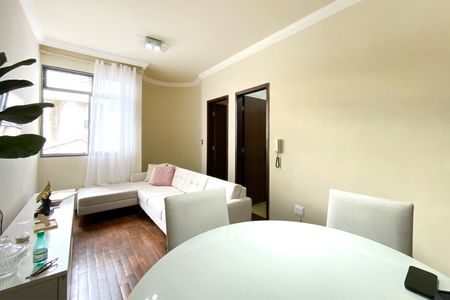 Sala de apartamento à venda com 2 quartos, 80m² em Sagrada Família, Belo Horizonte