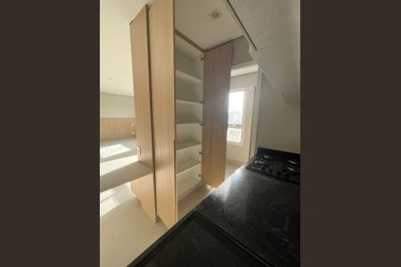 Cozinha de apartamento para alugar com 1 quarto, 43m² em Melville Empresarial Ii, Barueri