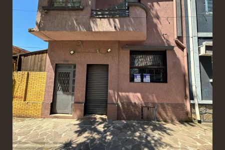 Casa à venda com 264m², 3 quartos e sem vaga Casa à venda com 264m², 3 quartos e sem vagaFachada