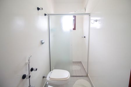 Casa para alugar com 340m², 4 quartos e 4 vagas