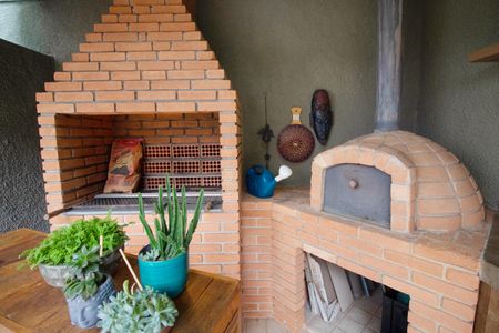 Casa para alugar com 340m², 4 quartos e 4 vagas