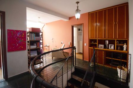 Casa para alugar com 340m², 4 quartos e 4 vagas