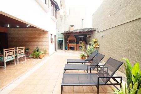 Casa para alugar com 340m², 4 quartos e 4 vagas