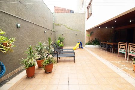 Casa para alugar com 340m², 4 quartos e 4 vagas