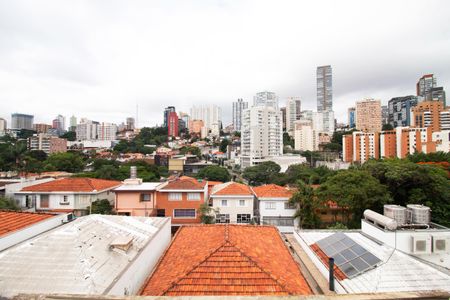 Casa para alugar com 340m², 4 quartos e 4 vagas