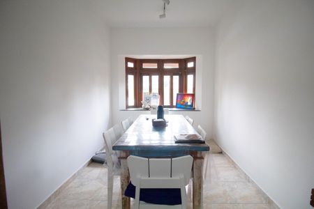 Casa para alugar com 340m², 4 quartos e 4 vagas