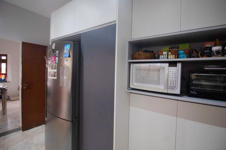 Casa para alugar com 340m², 4 quartos e 4 vagas