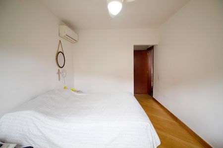 Casa para alugar com 340m², 4 quartos e 4 vagas