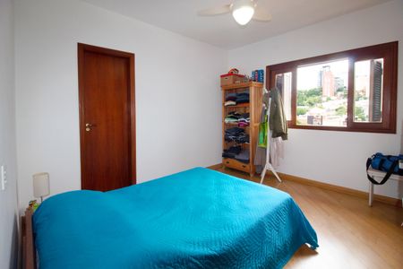 Casa para alugar com 340m², 4 quartos e 4 vagas