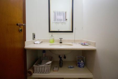 Casa para alugar com 340m², 4 quartos e 4 vagas