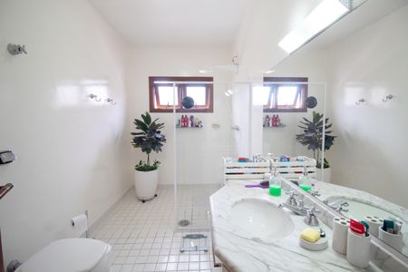 Casa para alugar com 340m², 4 quartos e 4 vagas