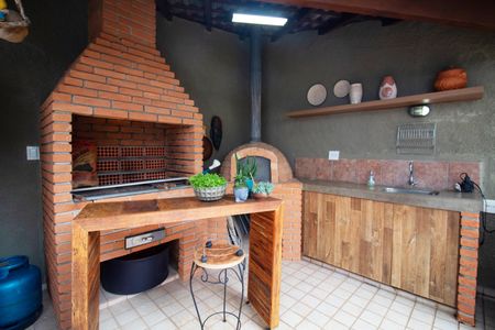 Casa para alugar com 340m², 4 quartos e 4 vagas