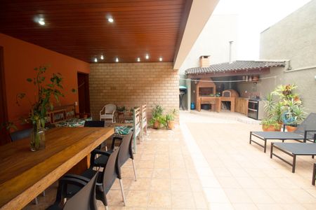 Casa para alugar com 340m², 4 quartos e 4 vagas