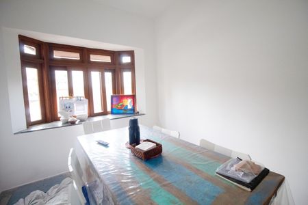 Casa para alugar com 340m², 4 quartos e 4 vagas