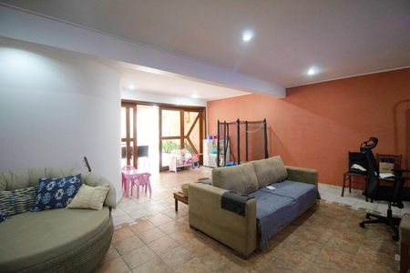 Casa para alugar com 340m², 4 quartos e 4 vagas