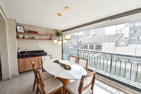 Apartamento para alugar com 98m², 3 quartos e 2 vagasVaranda